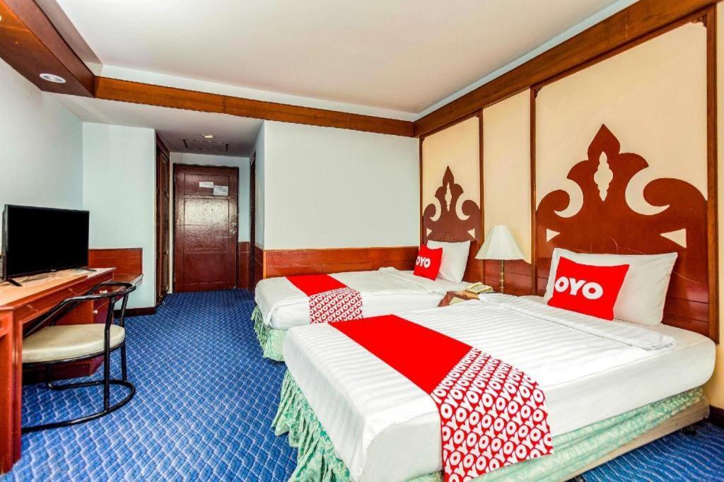 Oyo 441 Grand Thara Hotel Surat Thani Exterior foto